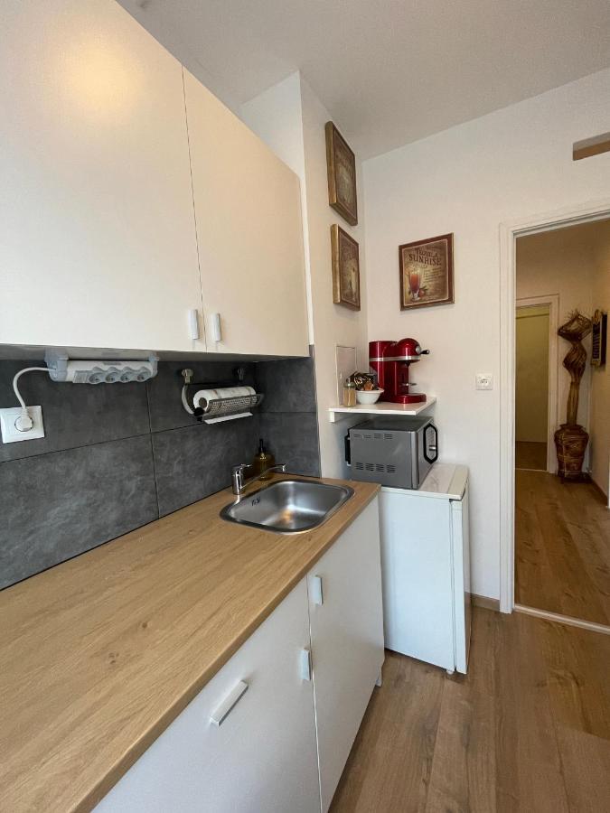 Le Petit Leisure Lägenhet Budapest Exteriör bild